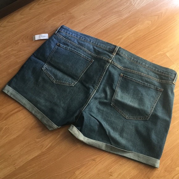 Cuffed Jean Shorts by Old Navy Size 20 - Picture 2 of 2